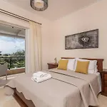 Villa Irene Luxury Sarakinádhon
