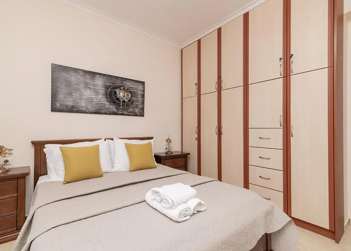 Irene Luxury * Sarakinádhon